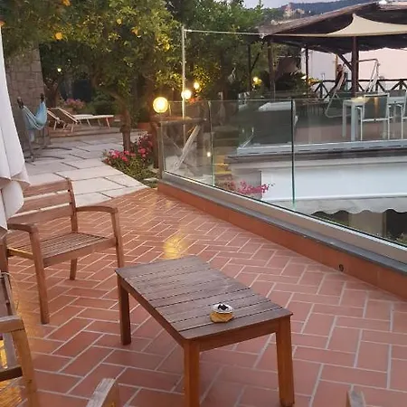Villa Tessa's Holiday 5 Pax Massa Lubrense